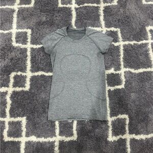 Lululemon grey swiftly tee